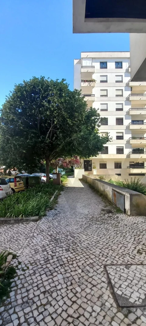 Apartamento T5 para Venda em Romeira e Várzea