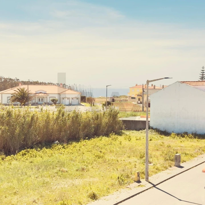 Moradia T3 para Venda em Atouguia da Baleia Foto 3