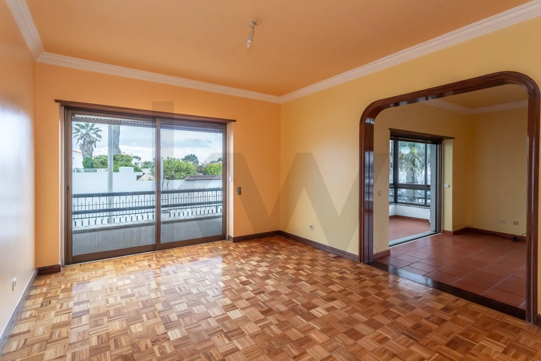 Moradia T5 para Venda em Carcavelos e Parede Foto 12