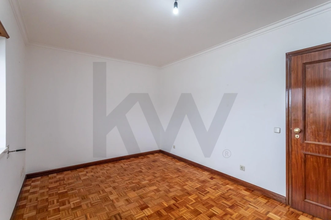 Moradia T5 para Venda em Carcavelos e Parede Foto 24