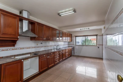 Moradia T5 para Venda em Carcavelos e Parede