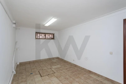 Moradia T5 para Venda em Carcavelos e Parede