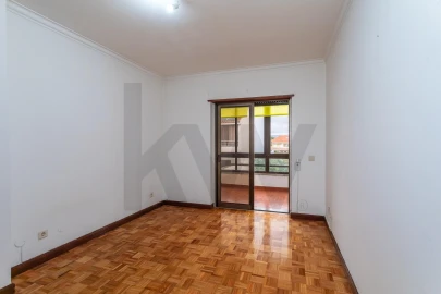 Moradia T5 para Venda em Carcavelos e Parede