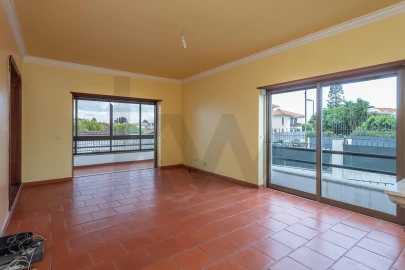 Moradia T5 para Venda em Carcavelos e Parede