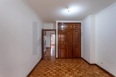 Moradia T5 para Venda em Carcavelos e Parede