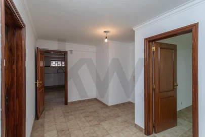 Moradia T5 para Venda em Carcavelos e Parede