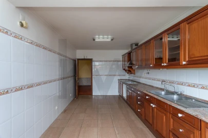 Moradia T5 para Venda em Carcavelos e Parede