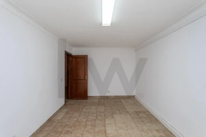 Moradia T5 para Venda em Carcavelos e Parede