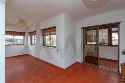 Moradia T5 para Venda em Carcavelos e Parede