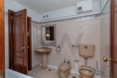 Moradia T5 para Venda em Carcavelos e Parede