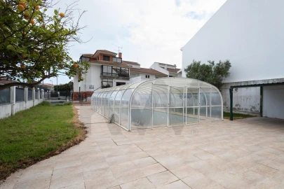 Moradia T5 para Venda em Carcavelos e Parede
