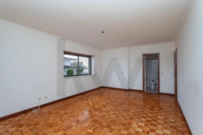 Moradia T5 para Venda em Carcavelos e Parede