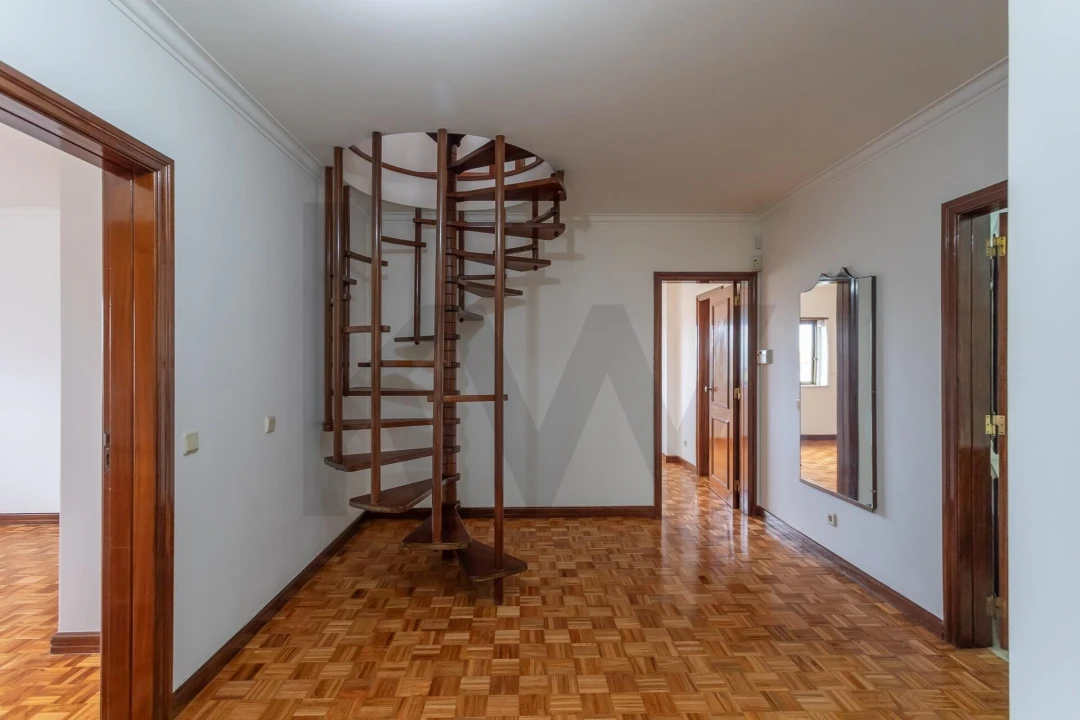 Moradia T5 para Venda em Carcavelos e Parede Foto 25