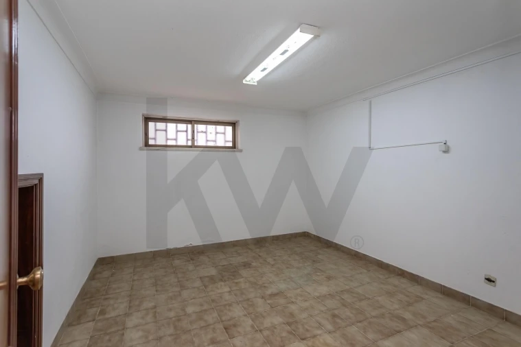 Moradia T5 para Venda em Carcavelos e Parede Foto 49