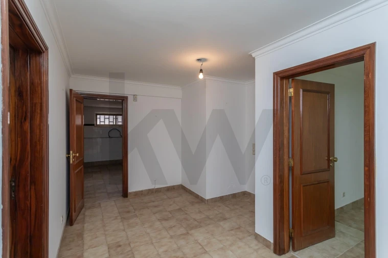 Moradia T5 para Venda em Carcavelos e Parede Foto 48