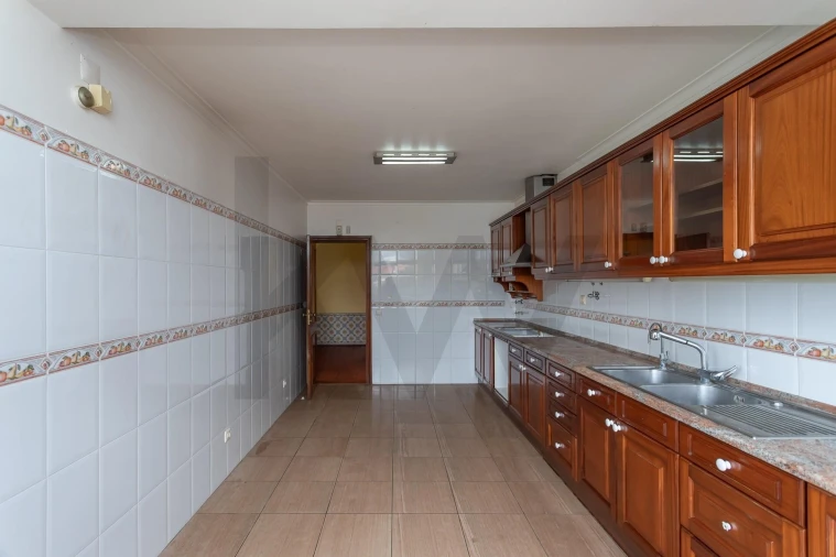 Moradia T5 para Venda em Carcavelos e Parede Foto 18