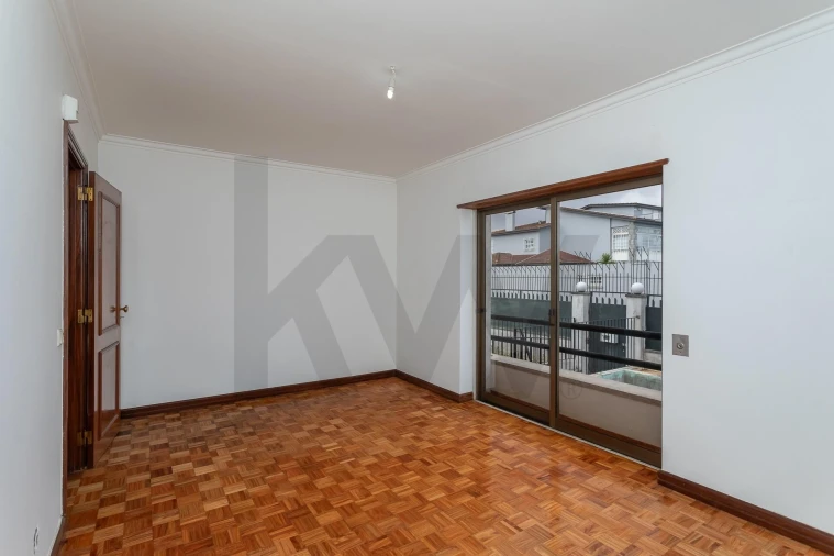 Moradia T5 para Venda em Carcavelos e Parede Foto 47