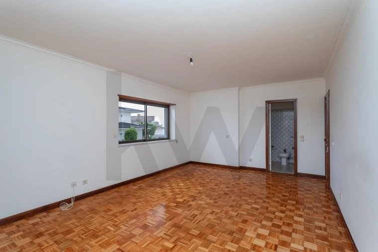 Moradia T5 para Venda em Carcavelos e Parede Foto 33