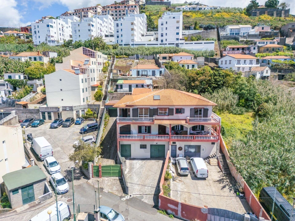 Moradia T3 para Venda em Santo Antonio Foto 1
