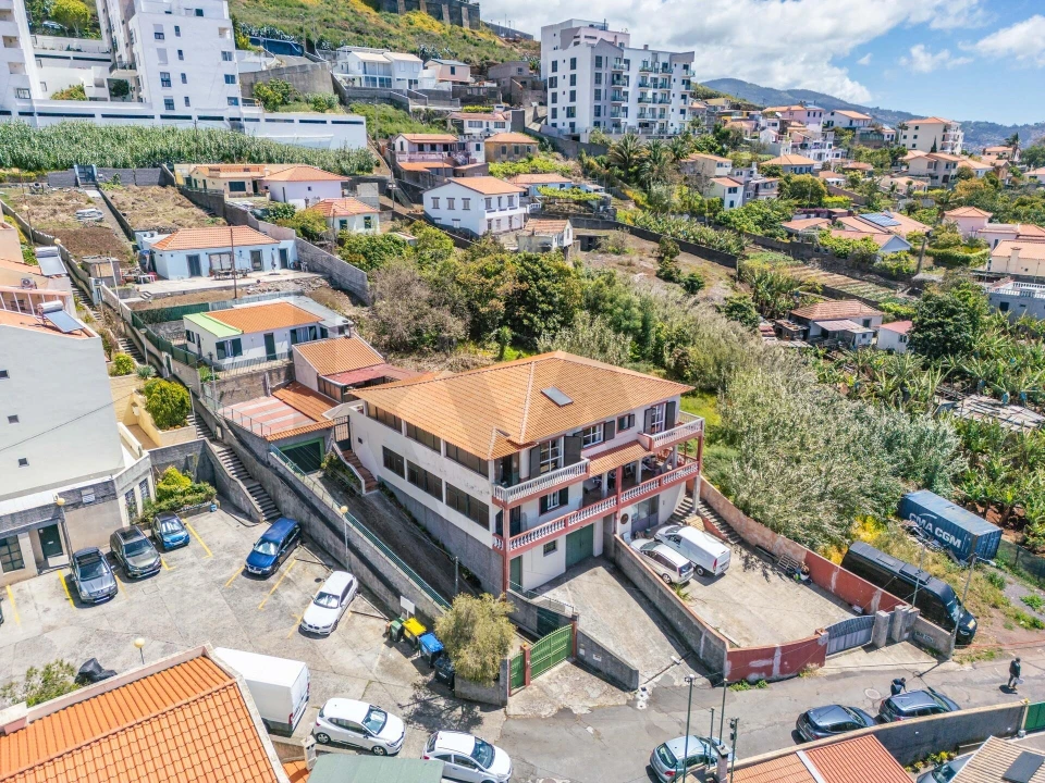 Moradia T3 para Venda em Santo Antonio Foto 5