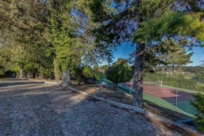 Quinta T5 para Venda em Monte Córdova