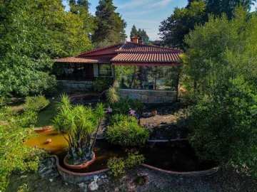 Quinta T5 para Venda em Monte Córdova