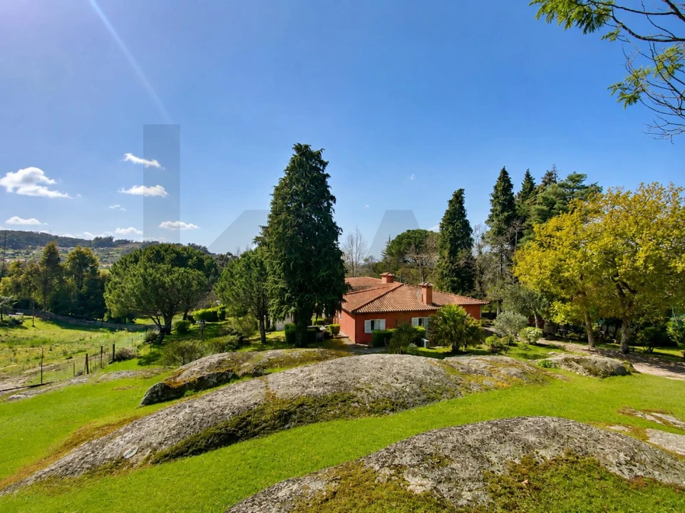 Quinta T5 para Venda em Monte Córdova Foto 2