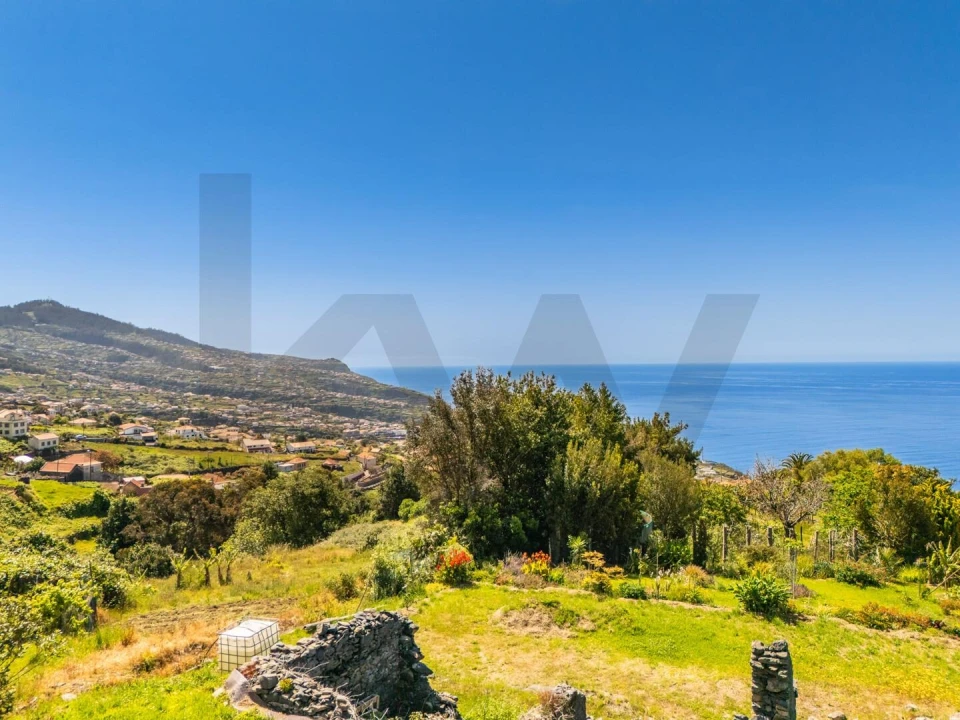 Terreno para Venda em Estreito da Calheta Foto 1