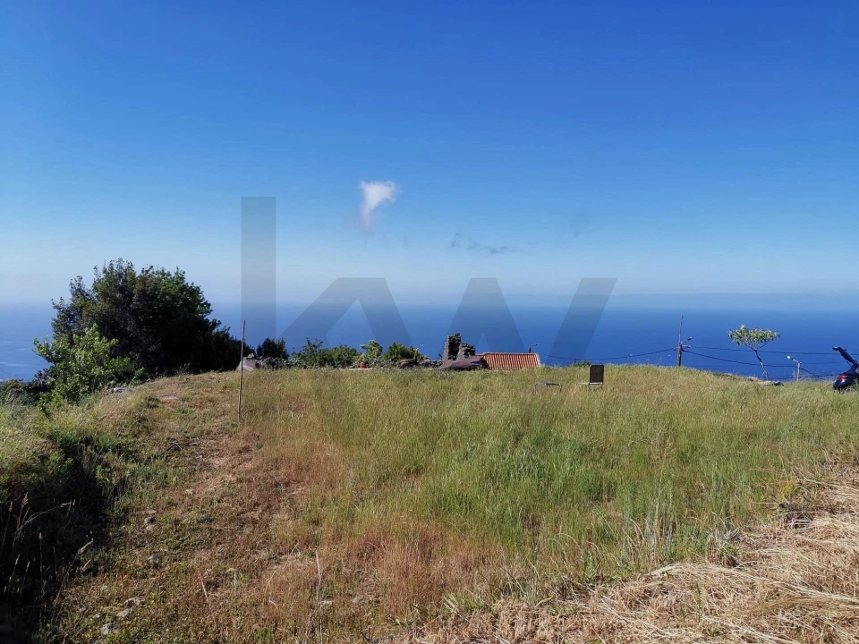 Terreno para Venda em Estreito da Calheta Foto 1