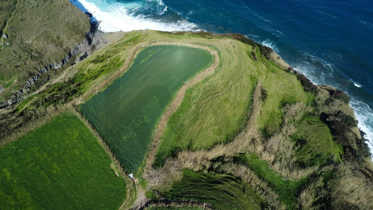 Terreno para Venda em Fenais da Ajuda Foto 1