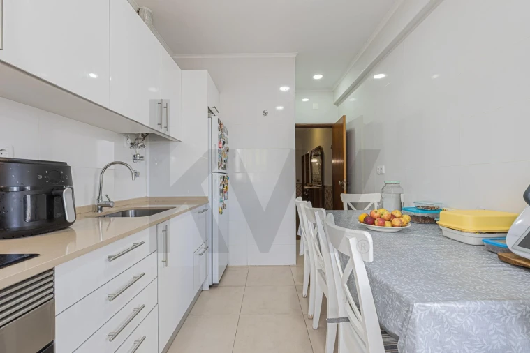 Apartamento T2 para Venda em Amora Foto 16