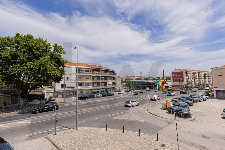 Apartamento T2 para Venda em Amora Foto 11