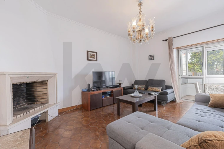 Apartamento T2 para Venda em Amora Foto 2