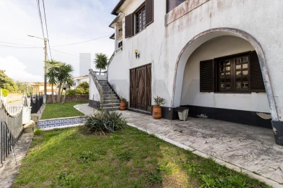 Moradia T3 para Venda em Escapães