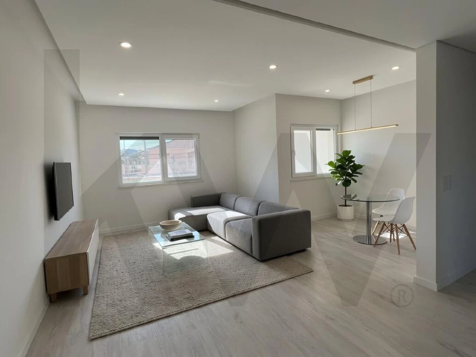 Apartamento T3 para Venda em Seixal, Arrentela e Aldeia de Paio Pires Foto 2