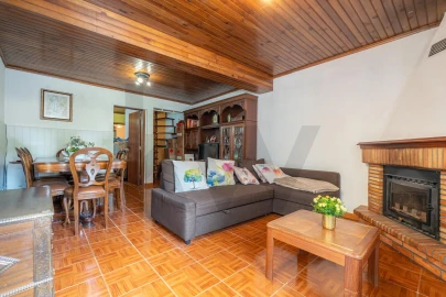 Moradia T5 para Venda em Ferreiros do Dão
