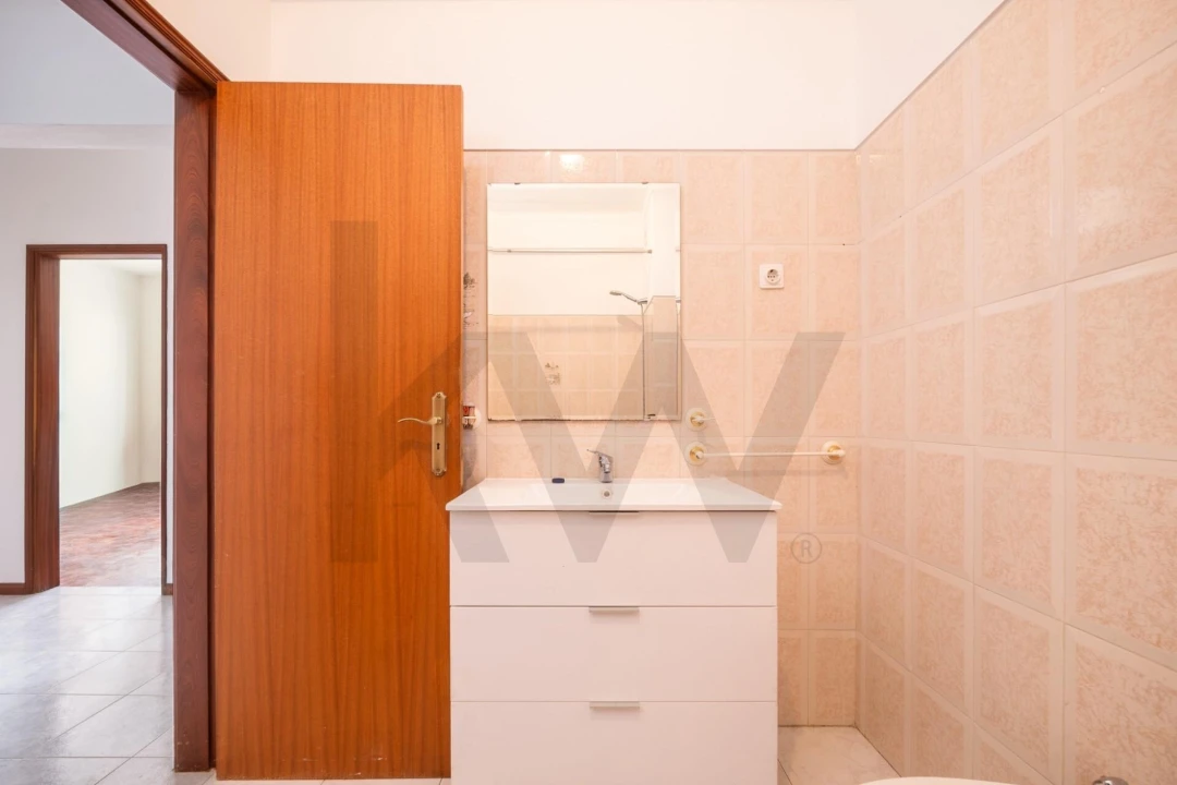 Apartamento T2 para Venda em Miranda do Corvo Foto 13