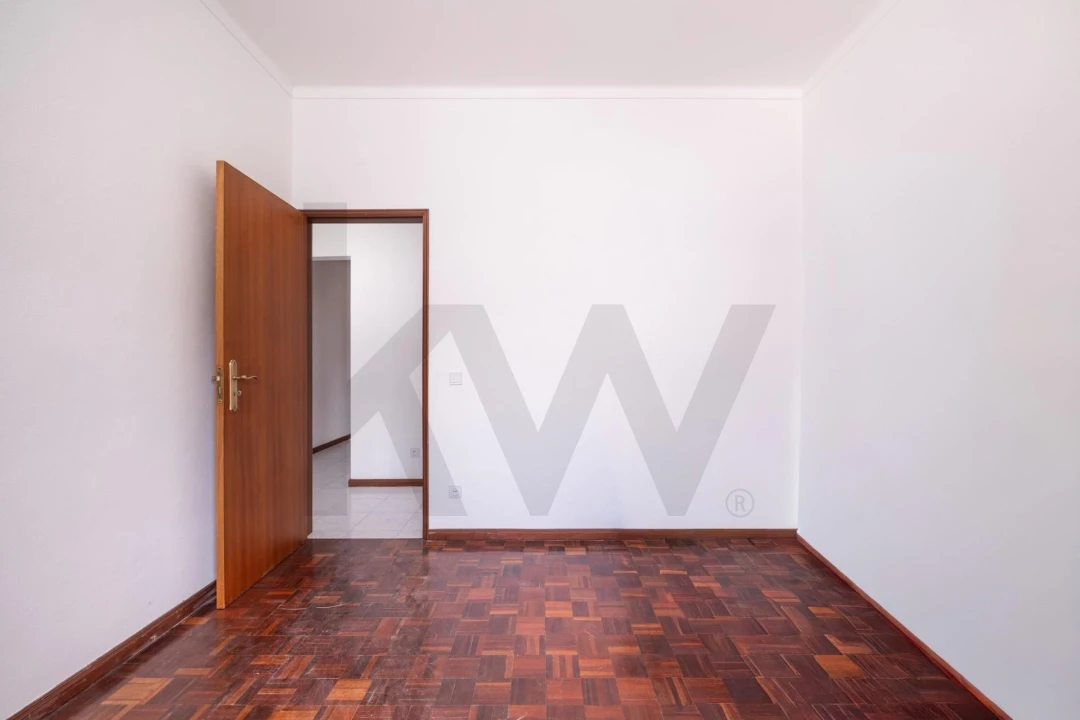 Apartamento T2 para Venda em Miranda do Corvo Foto 9