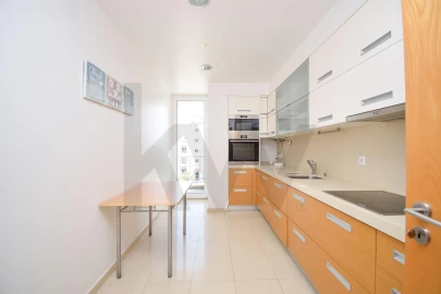 Apartamento T3 para Arrendamento em São Domingos de Rana