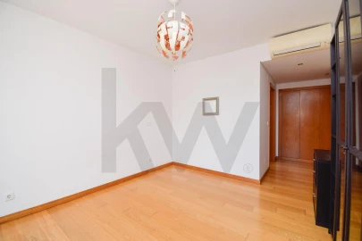 Apartamento T3 para Arrendamento em São Domingos de Rana