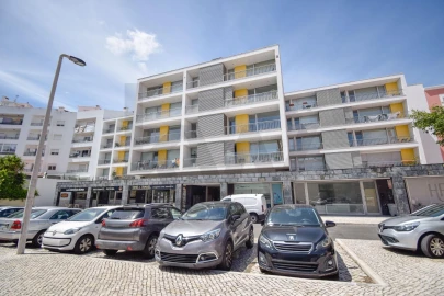 Apartamento T3 para Arrendamento em São Domingos de Rana