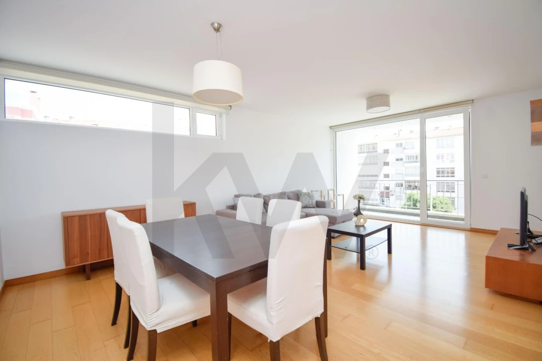 Apartamento T3 para Arrendamento em São Domingos de Rana Foto 1