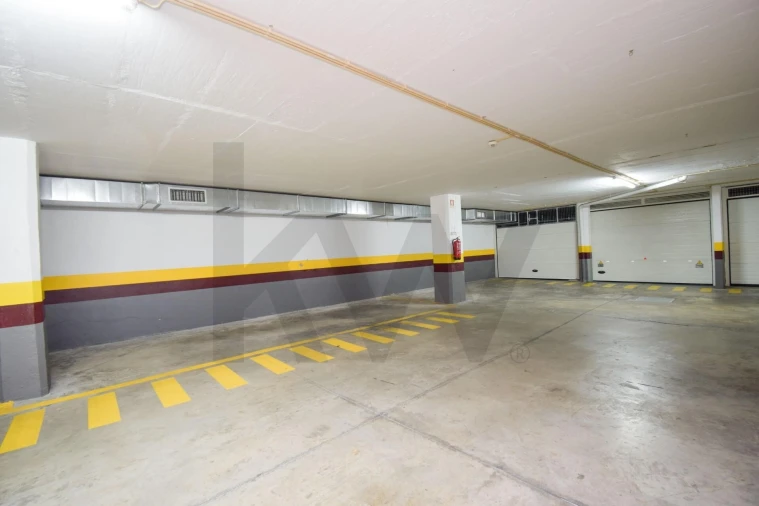 Apartamento T3 para Arrendamento em São Domingos de Rana Foto 26
