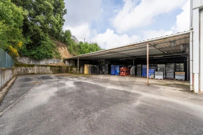 Armazém para Venda em Silveiros e Rio Covo (Santa Eulália)