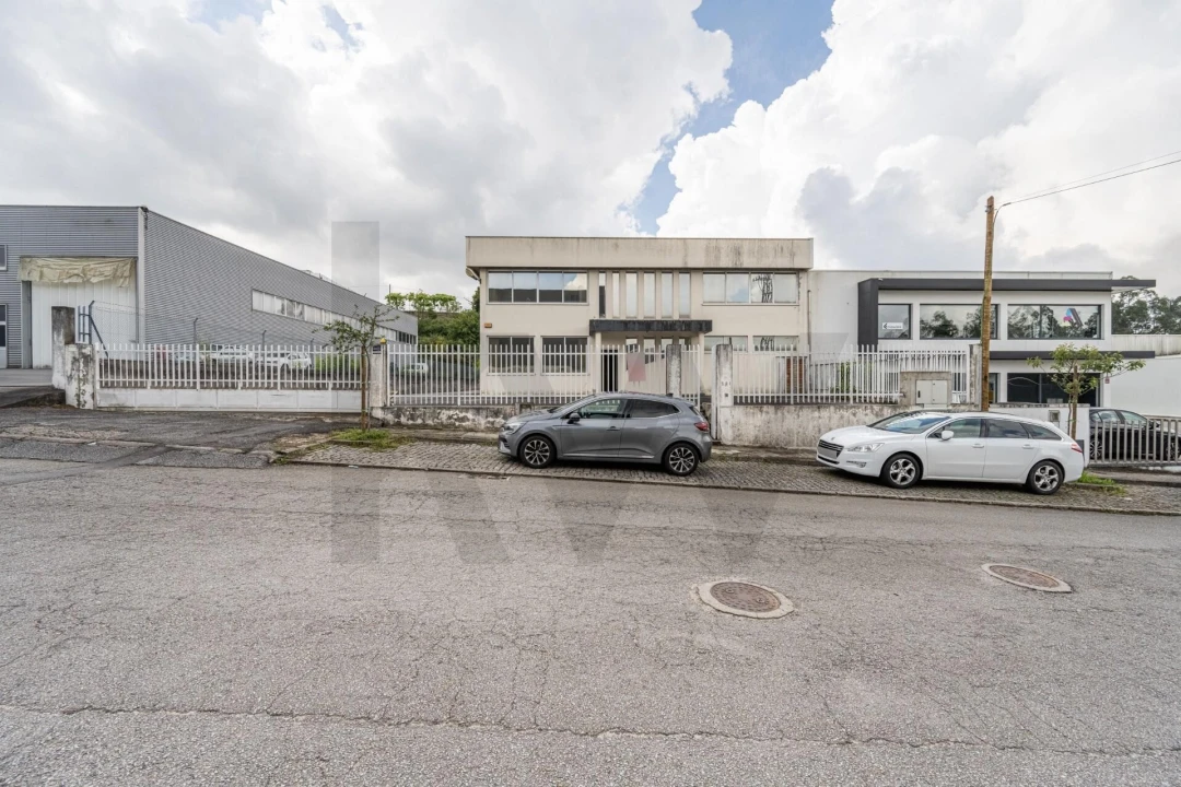 Armazém para Venda em Silveiros e Rio Covo (Santa Eulália) Foto 37