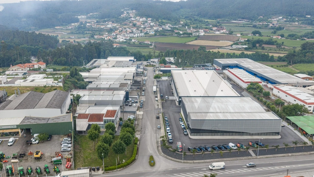 Armazém para Venda em Silveiros e Rio Covo (Santa Eulália) Foto 29