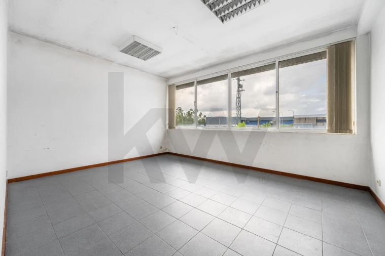 Armazém para Venda em Silveiros e Rio Covo (Santa Eulália) Foto 28
