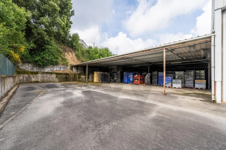 Armazém para Venda em Silveiros e Rio Covo (Santa Eulália) Foto 3