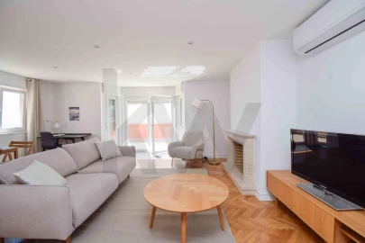 Apartamento T1 para Arrendamento em Carcavelos e Parede