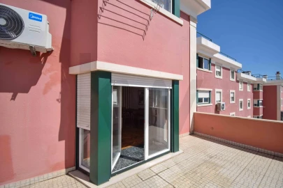 Apartamento T1 para Arrendamento em Carcavelos e Parede